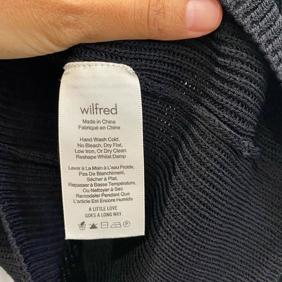 Elegant Black Cold Shoulder Sweater - Picture 9 of 12